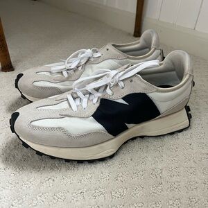 New Balance Women’s 327 Size 10 EUC white/grey/black